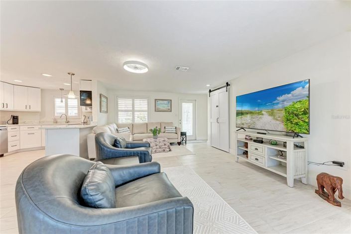 Image No.14-2 Bed Property for sale