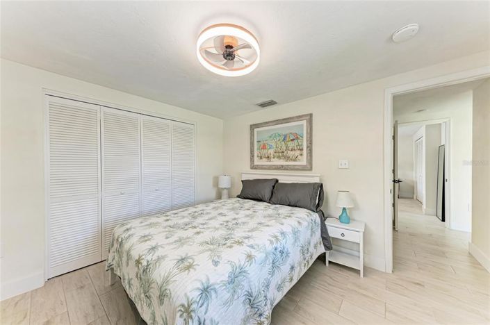 Image No.28-2 Bed Property for sale