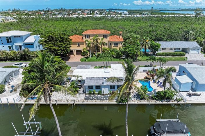 Image No.43-2 Bed Property for sale