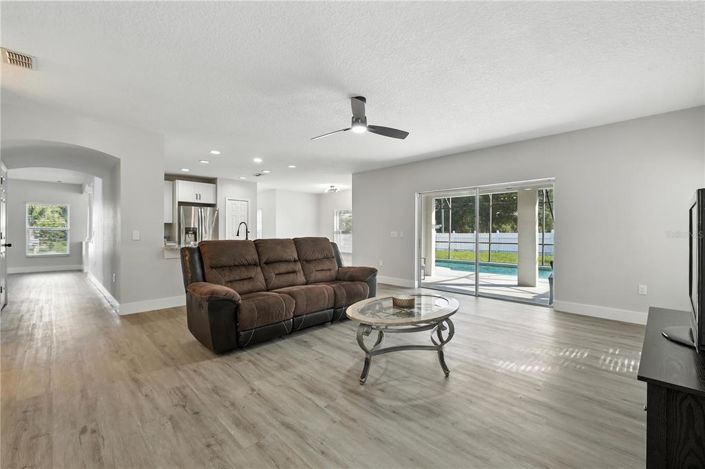 Image No.11-4 Bed Property for sale