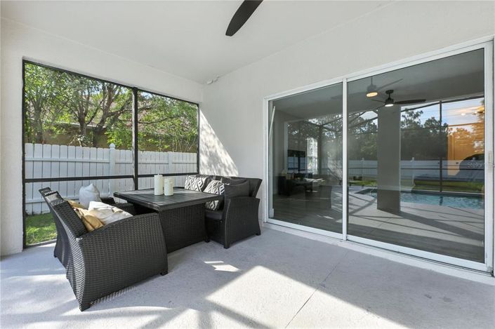 Image No.12-4 Bed Property for sale