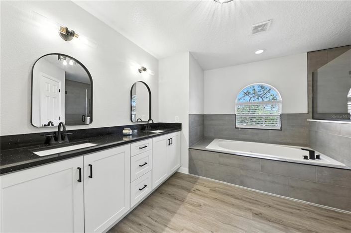 Image No.17-4 Bed Property for sale