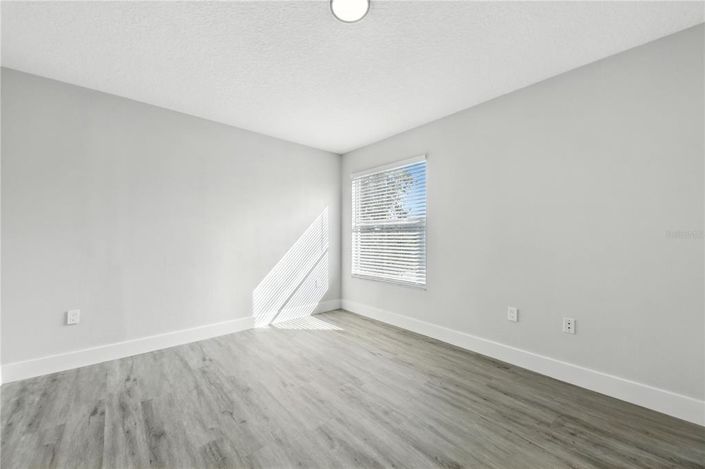 Image No.18-4 Bed Property for sale