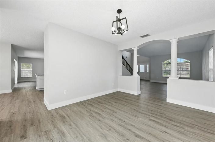 Image No.5-4 Bed Property for sale