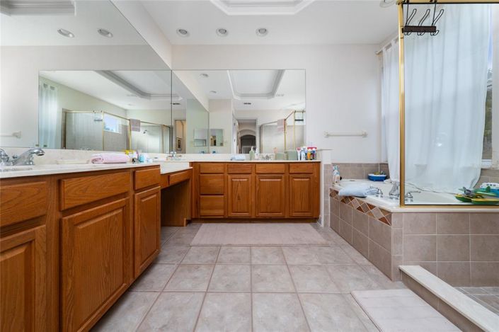 Image No.13-4 Bed Property for sale