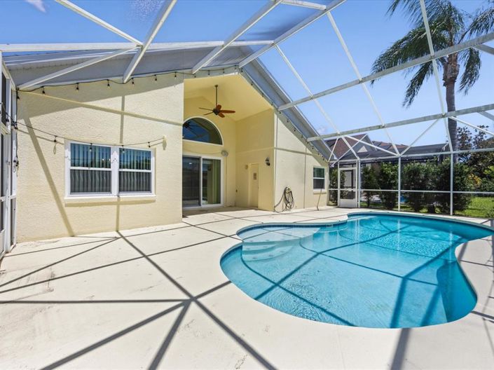 Image No.41-6 Bed Property for sale