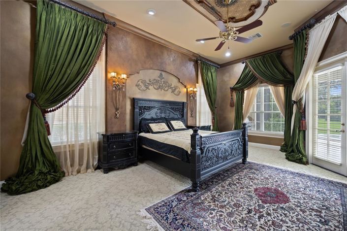 Image No.18-5 Bed Property for sale