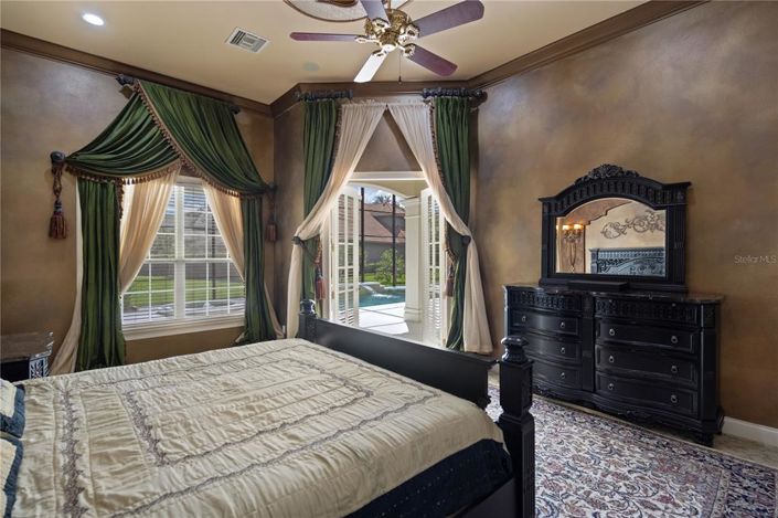 Image No.19-5 Bed Property for sale