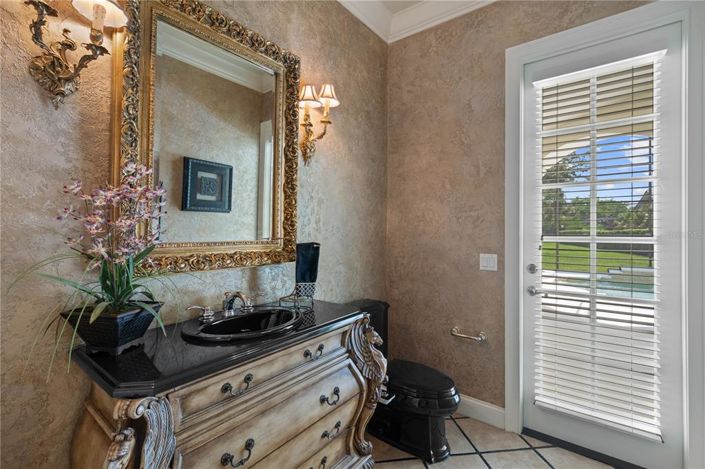 Image No.30-5 Bed Property for sale