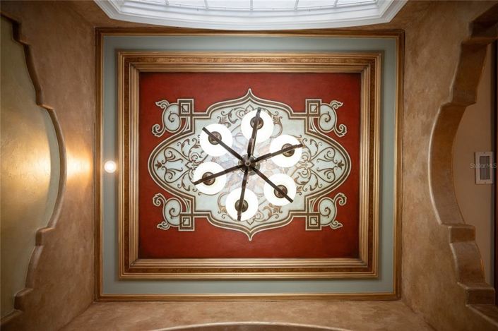 Image No.6-5 Bed Property for sale