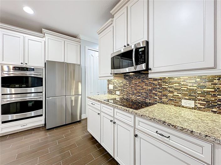 Image No.10-5 Bed Property for sale