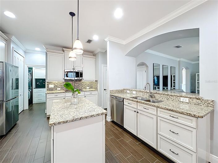 Image No.27-5 Bed Property for sale