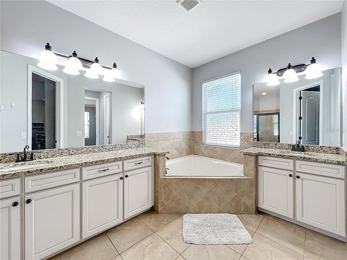 Image No.39-5 Bed Property for sale