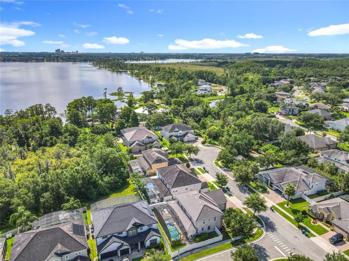 Image No.72-5 Bed Property for sale