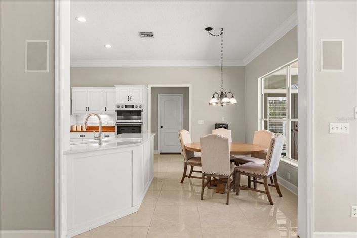 Image No.15-5 Bed Property for sale