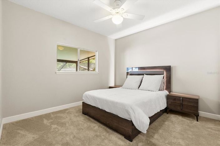 Image No.26-5 Bed Property for sale