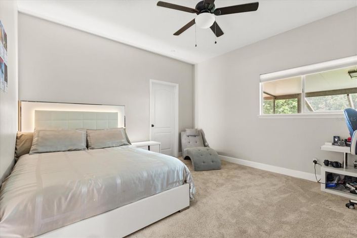 Image No.34-5 Bed Property for sale