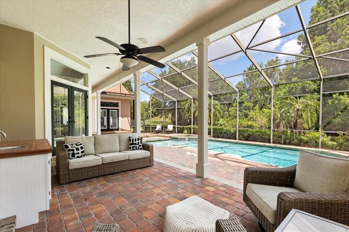 Image No.36-5 Bed Property for sale