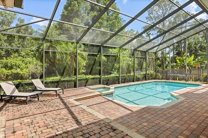 Image No.38-5 Bed Property for sale