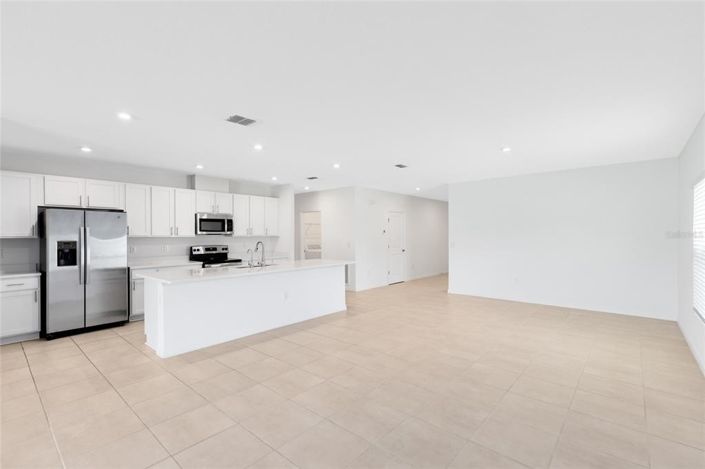 Image No.4-4 Bed Property for sale