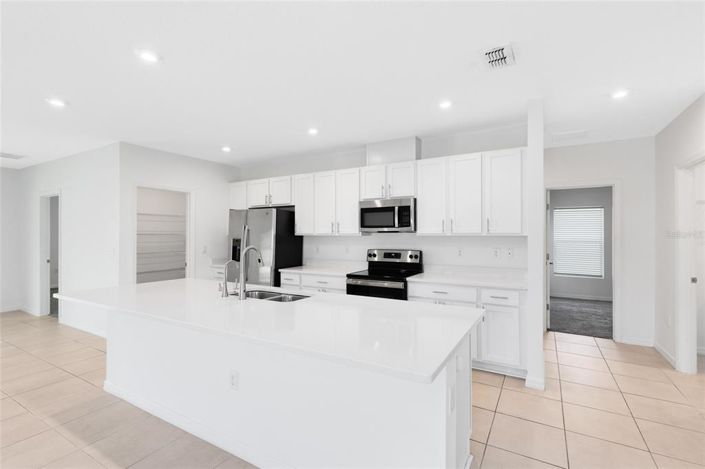 Image No.6-4 Bed Property for sale