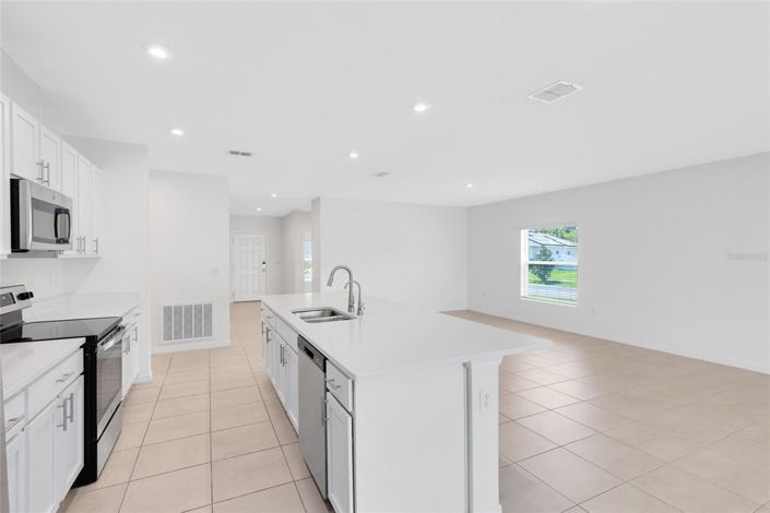 Image No.8-4 Bed Property for sale