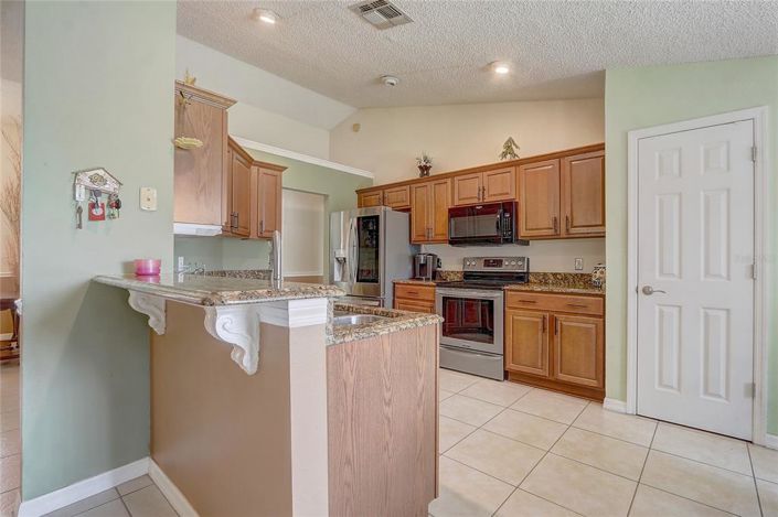 Image No.10-4 Bed Property for sale