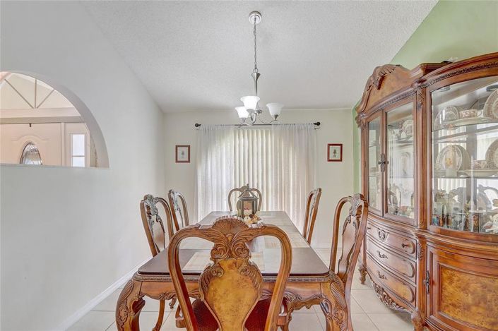 Image No.13-4 Bed Property for sale