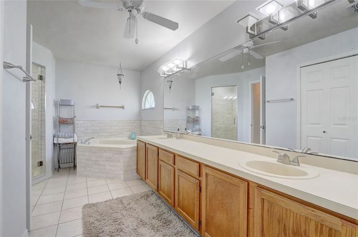 Image No.15-4 Bed Property for sale