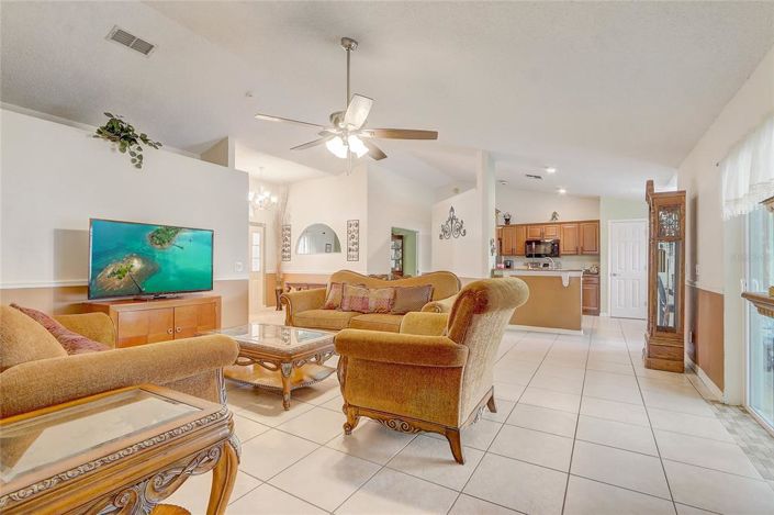 Image No.6-4 Bed Property for sale