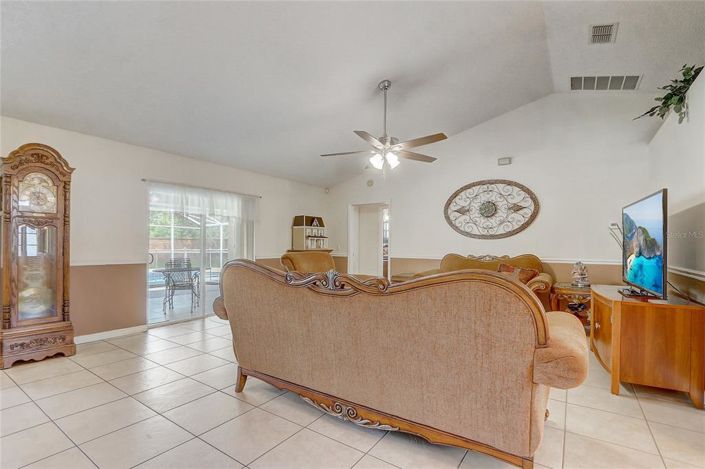 Image No.8-4 Bed Property for sale