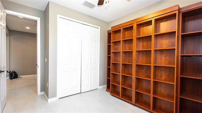 Image No.12-3 Bed Property for sale