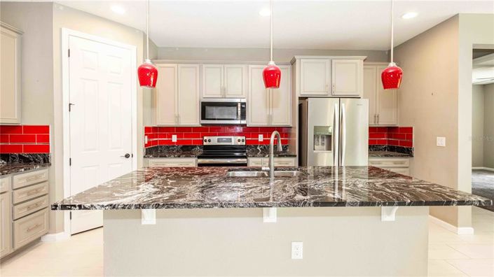 Image No.5-3 Bed Property for sale