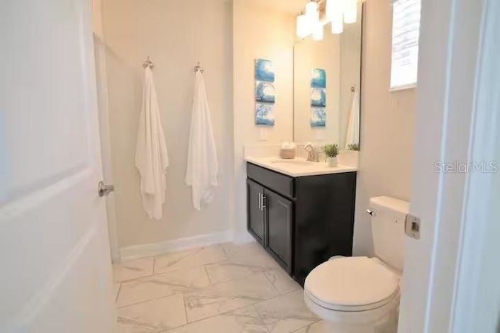 Image No.19-5 Bed Townhouse for sale