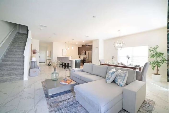 Image No.5-5 Bed Townhouse for sale