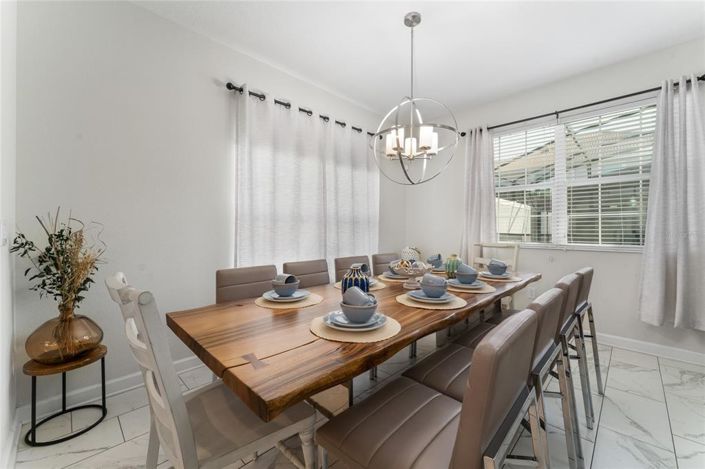 Image No.10-5 Bed Townhouse for sale