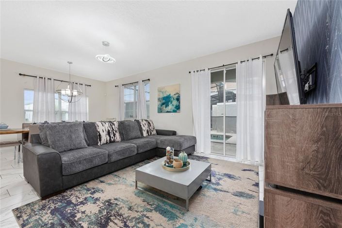 Image No.13-5 Bed Townhouse for sale