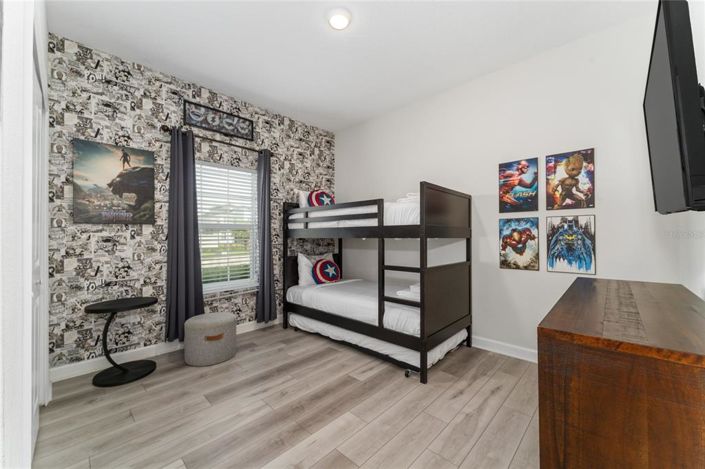 Image No.18-5 Bed Townhouse for sale