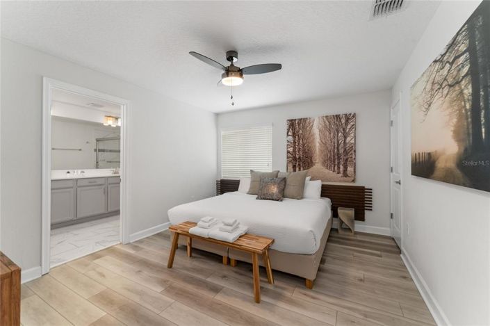 Image No.22-5 Bed Townhouse for sale