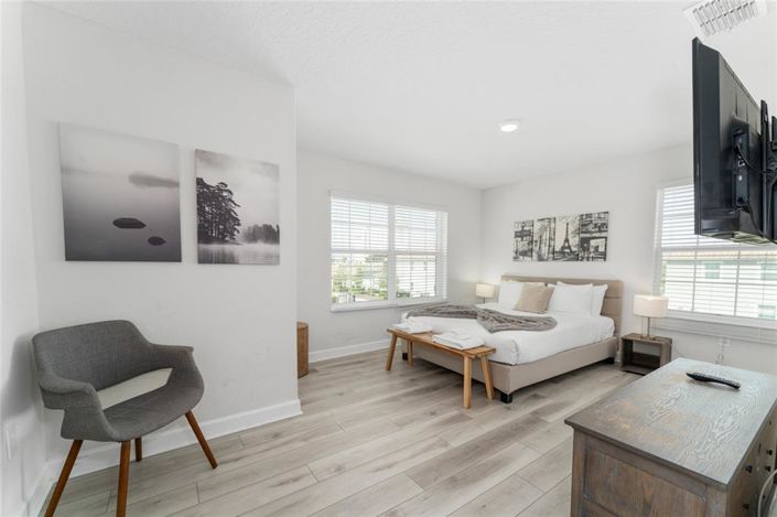 Image No.28-5 Bed Townhouse for sale