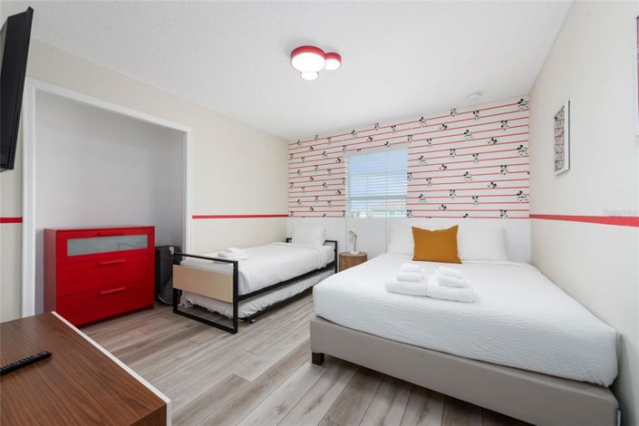 Image No.46-5 Bed Townhouse for sale