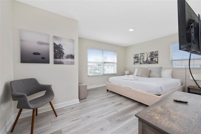 Image No.50-5 Bed Townhouse for sale