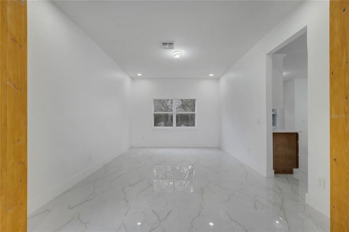 Image No.15-5 Bed Property for sale