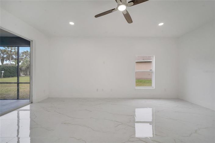 Image No.27-5 Bed Property for sale