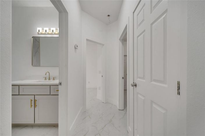 Image No.29-5 Bed Property for sale