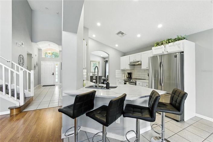 Image No.10-5 Bed Property for sale