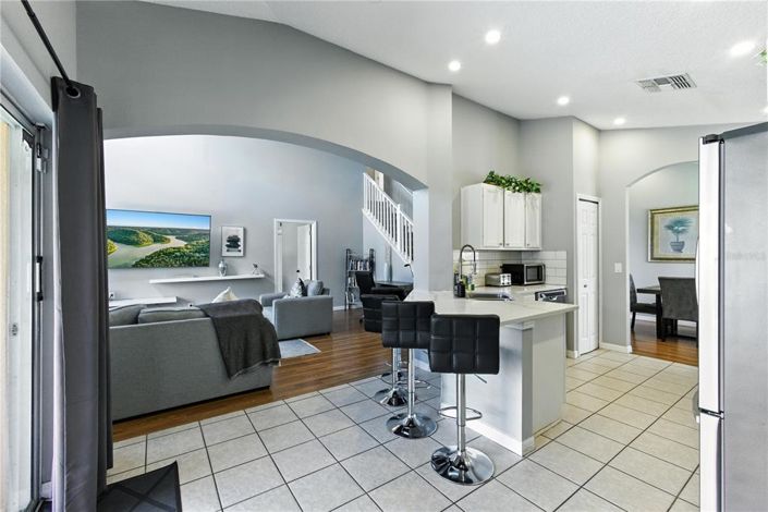 Image No.12-5 Bed Property for sale