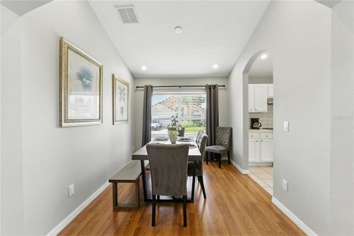 Image No.19-5 Bed Property for sale