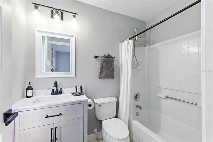 Image No.38-5 Bed Property for sale