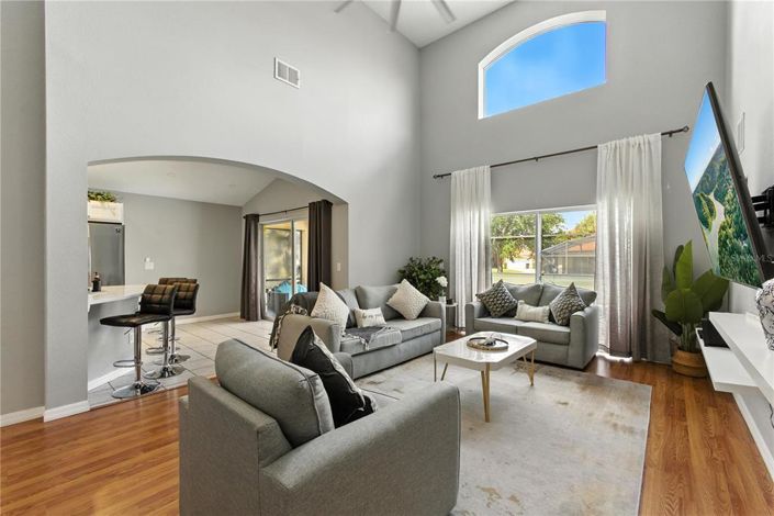 Image No.7-5 Bed Property for sale